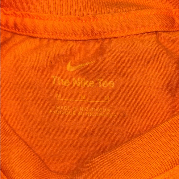Nike Women’s Vibrant Orange Tennessee Tee, Size Medium - Picture 5 of 7